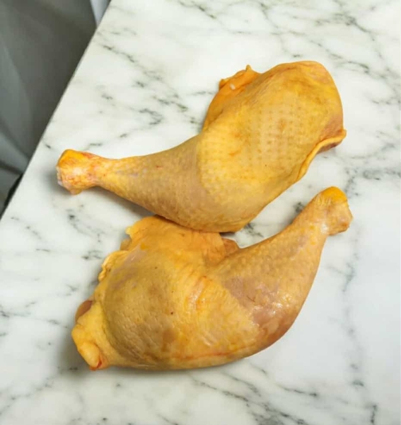 Cuisse de poulet élevé au maïs