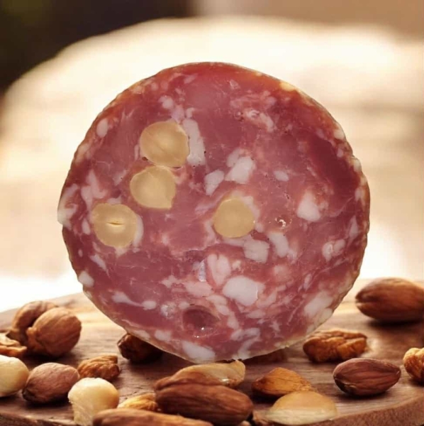 Salami aux noisettes